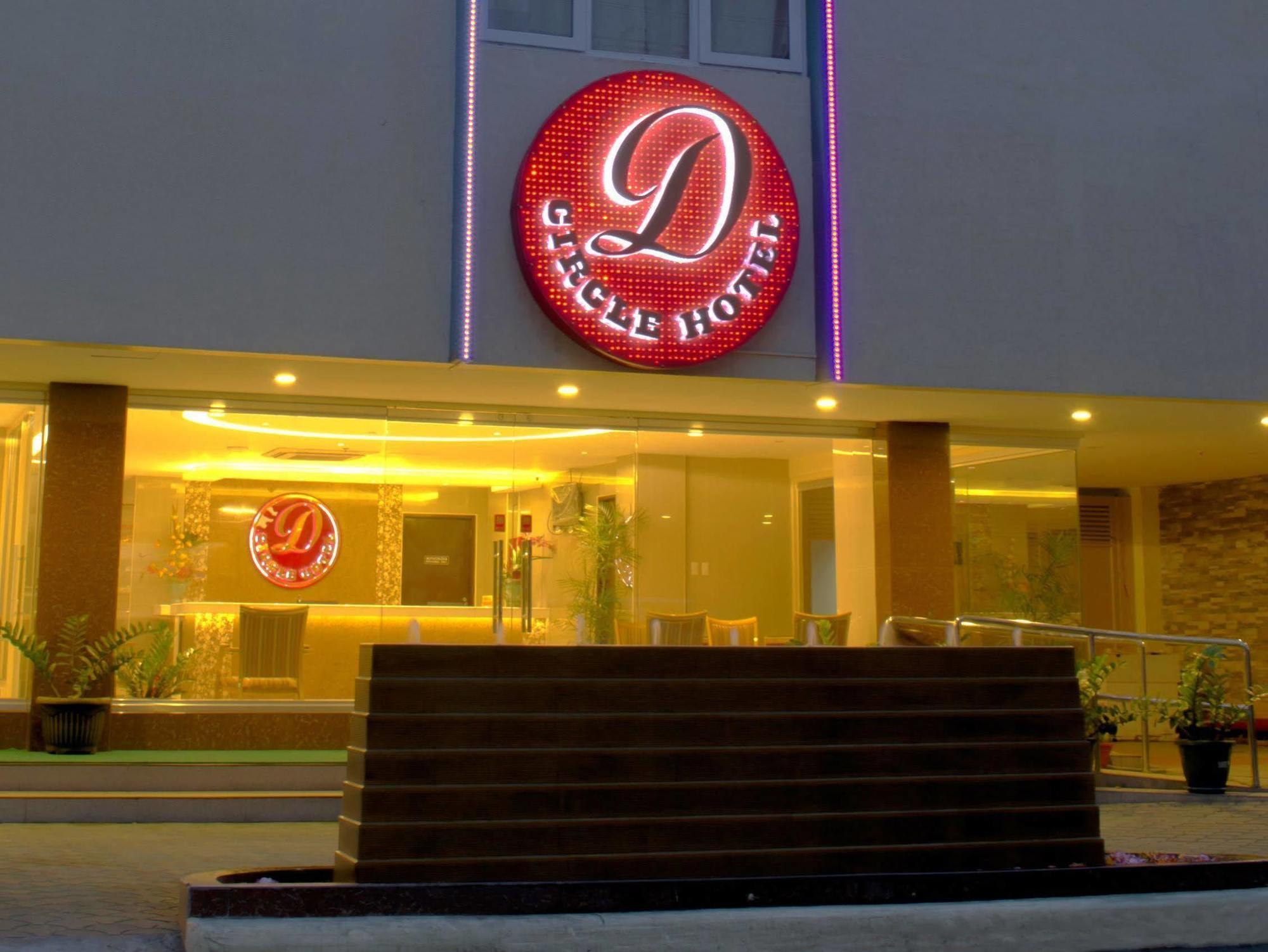 D Circle Hotel Manila Bagian luar foto