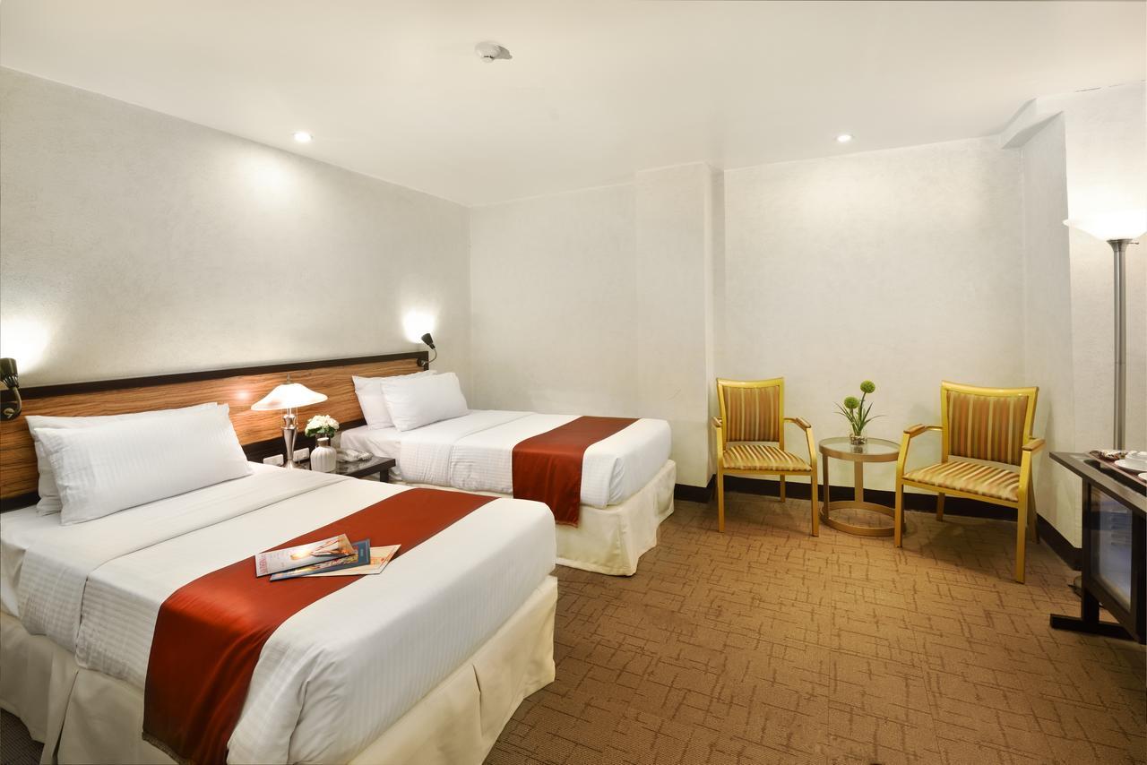 D Circle Hotel Manila Bagian luar foto