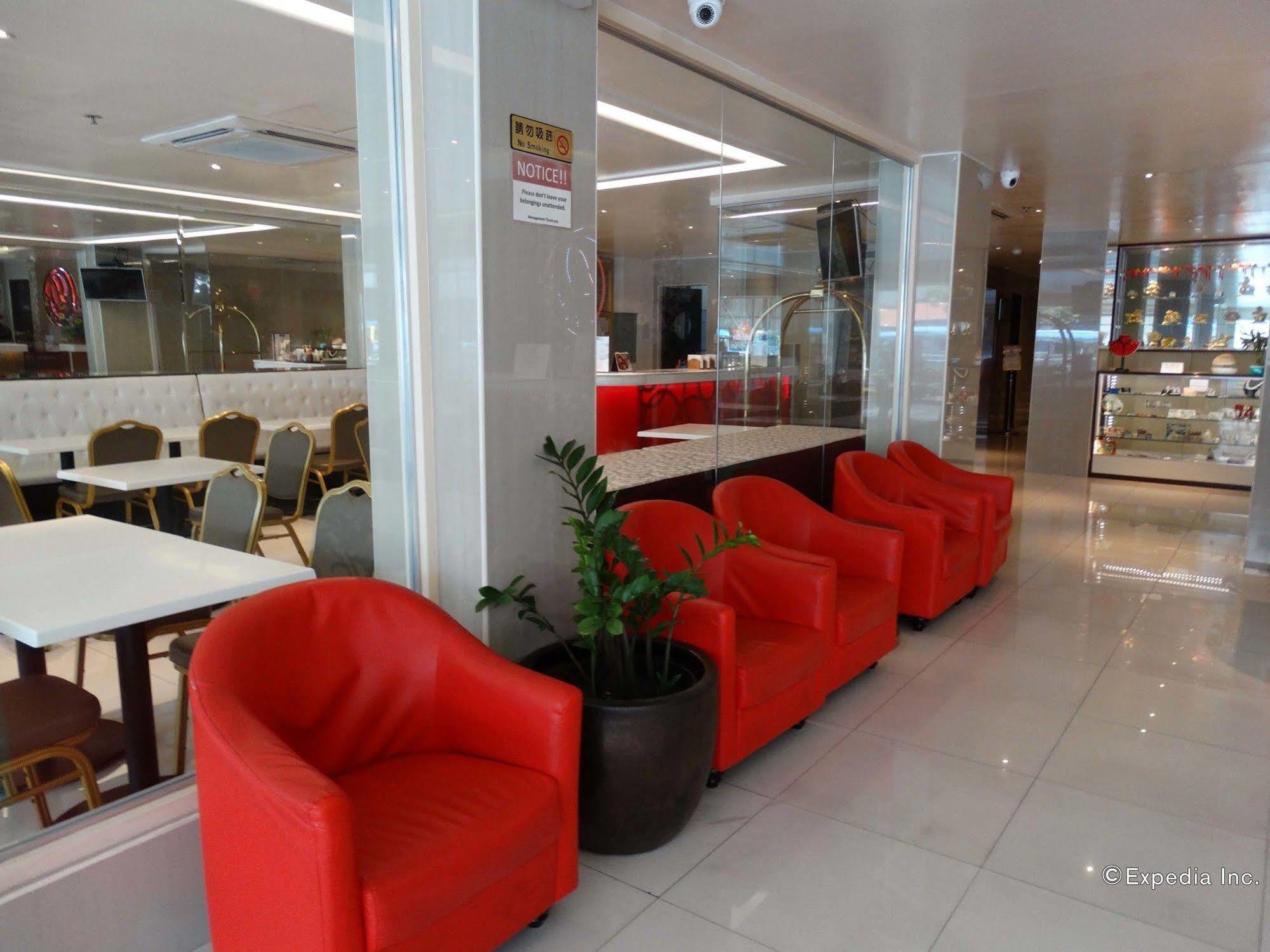 D Circle Hotel Manila Bagian luar foto