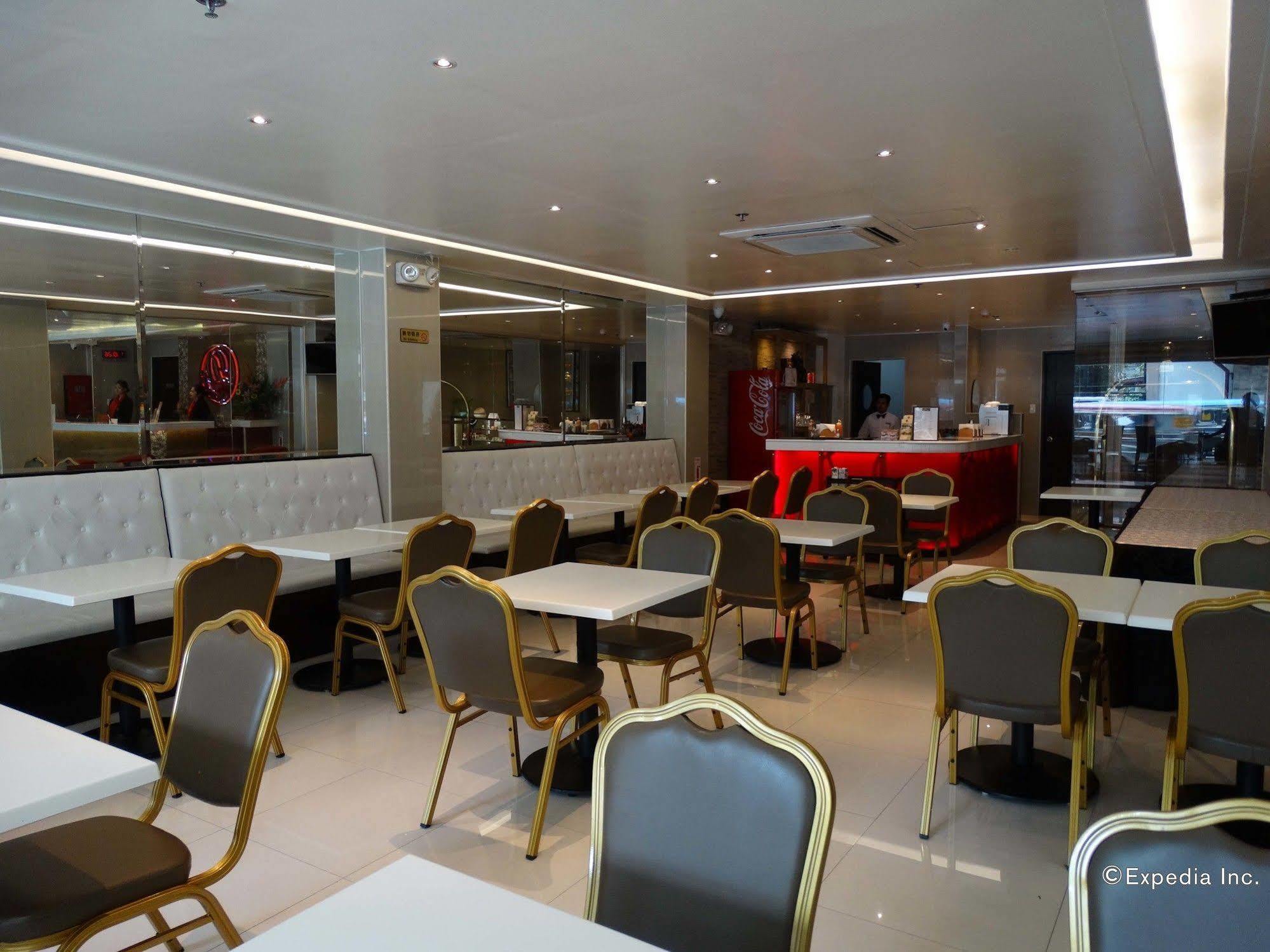 D Circle Hotel Manila Bagian luar foto