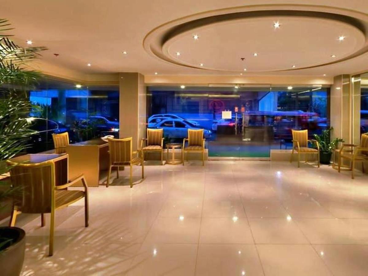 D Circle Hotel Manila Bagian luar foto
